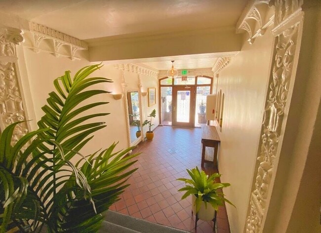 Building Photo - 6612 Telegraph Ave