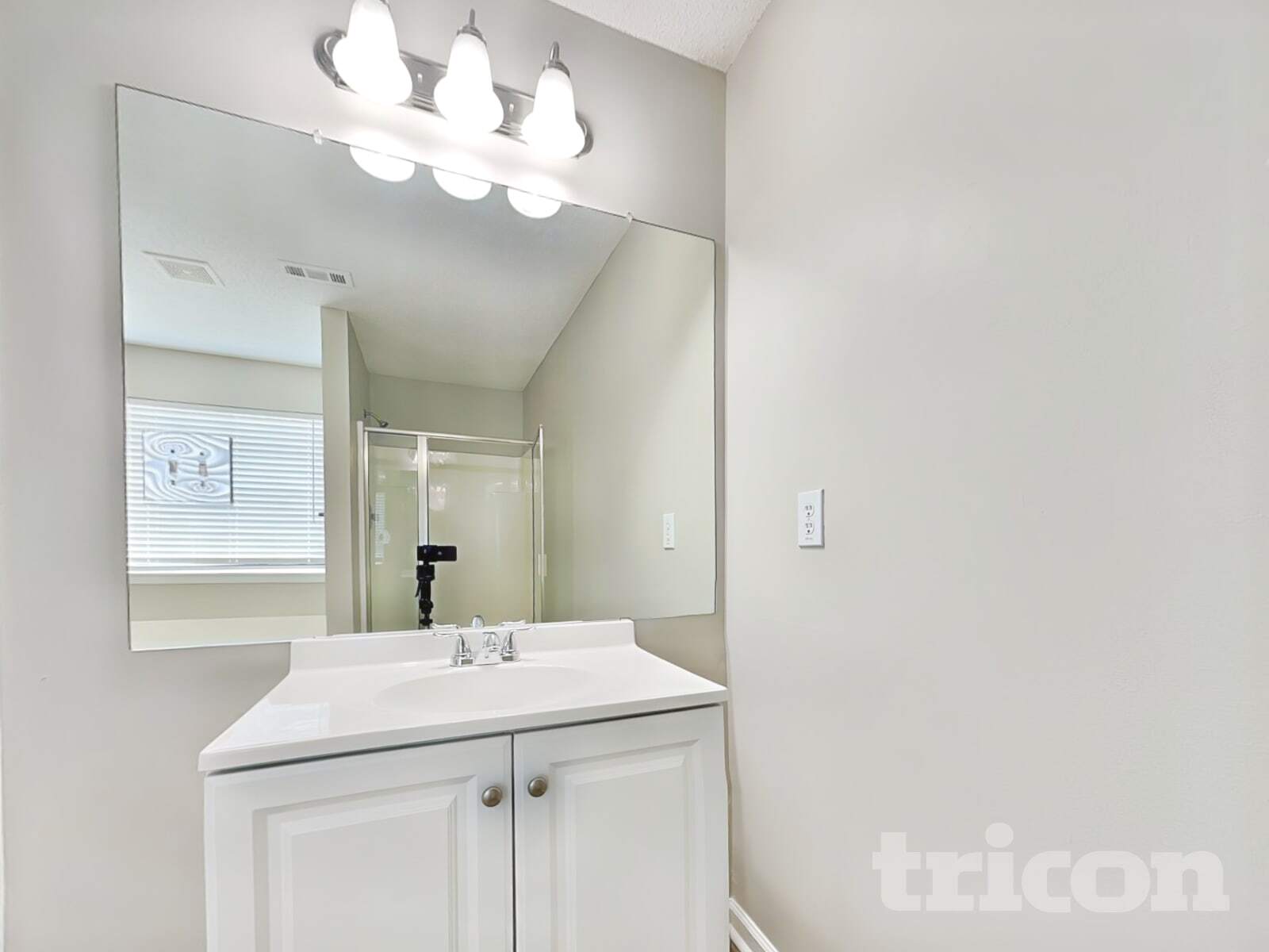 Building Photo - 30 Kendall Ln