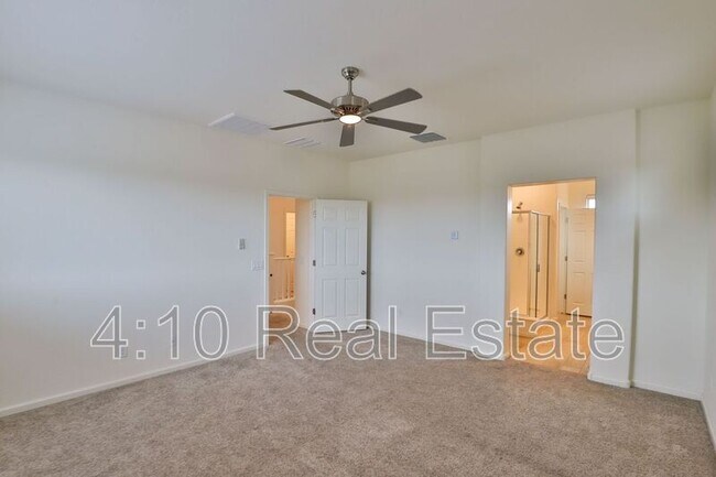 Building Photo - 5216 S 16th Pl