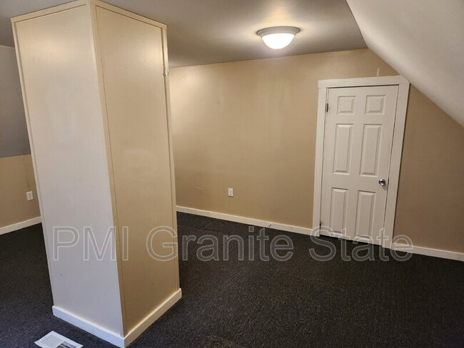Building Photo - 61 Kinsley St