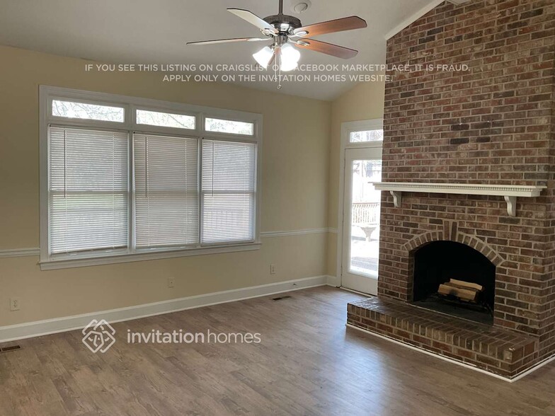 Building Photo - 4044 Ashford Way