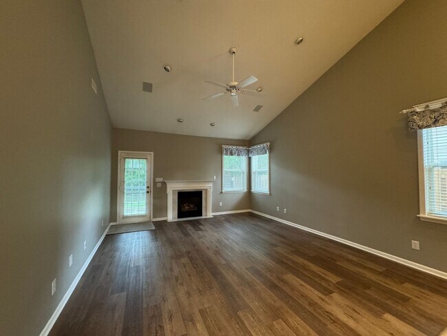 Building Photo - 13373 Grosbeak Ct