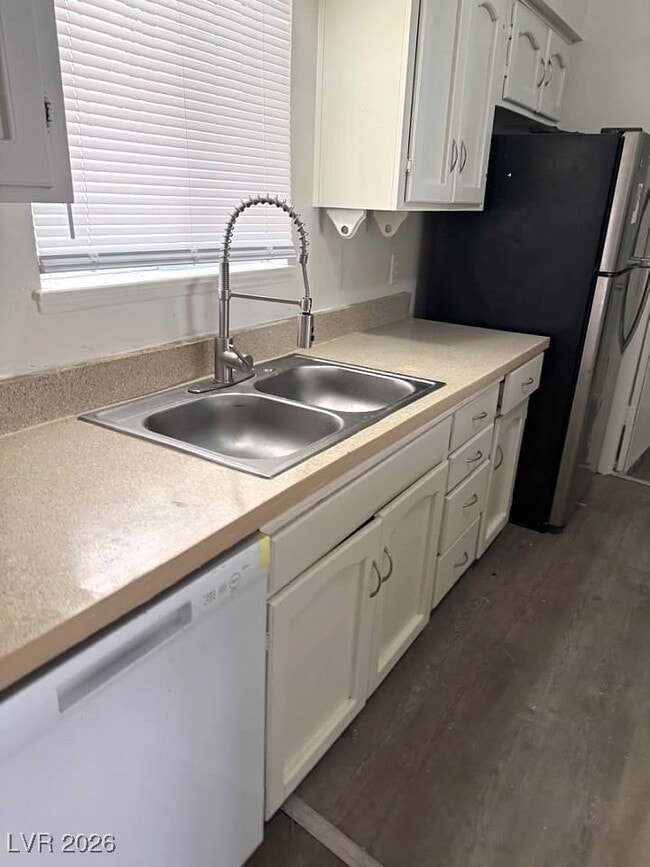 Building Photo - 4560 Rancho Hills Dr