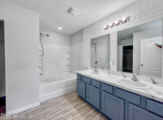 Building Photo - 75008 Morning Glen Ct