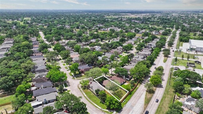 Building Photo - 16106 Golden Sands Dr