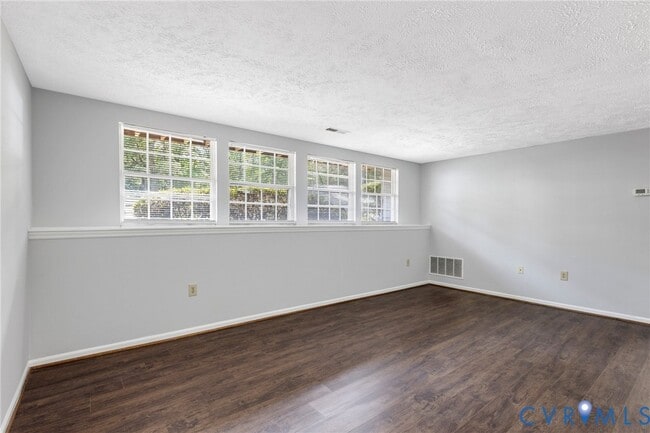 Building Photo - 7604 Roscommon Ct