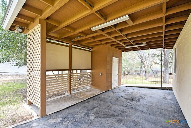 Building Photo - 1190 Fredericksburg Rd