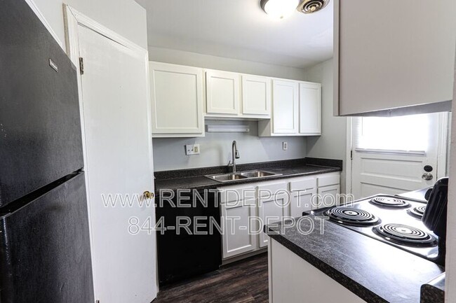 Building Photo - 2803 Ravenswood Dr
