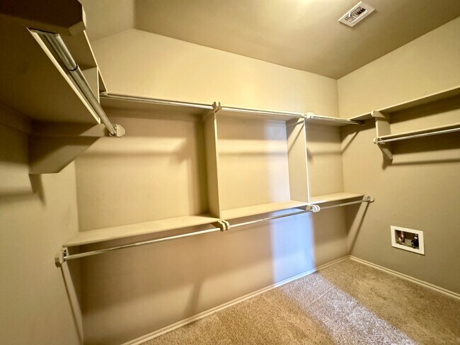 Building Photo - 15705 Creek Heights Dr