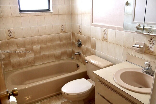 Building Photo - 8867 SW 36th St