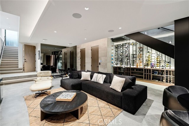 Building Photo - 121 25th St