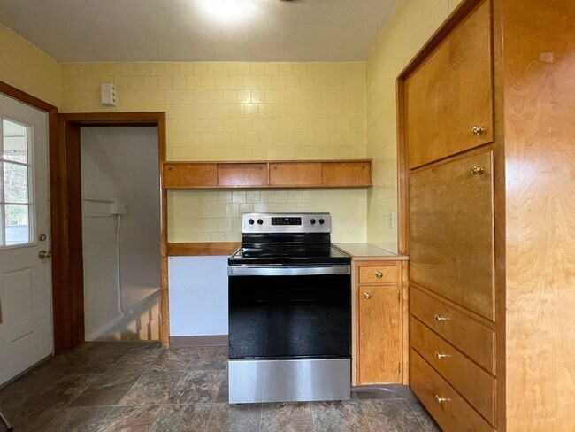 Building Photo - Exceptional Living Within Montavilla 2 Bed...