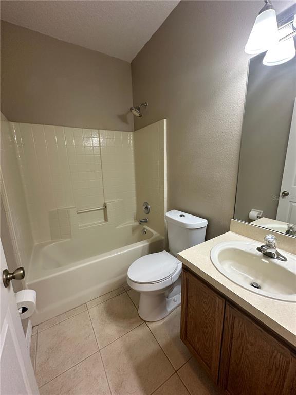 Building Photo - 558 Knollwood Dr