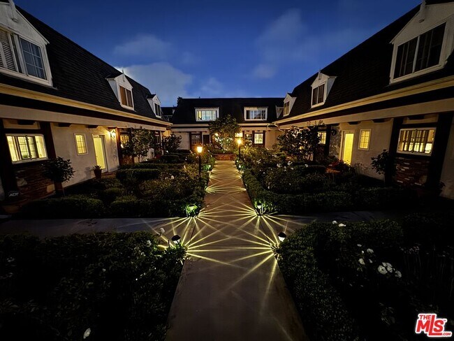 Building Photo - 8130 Redlands St