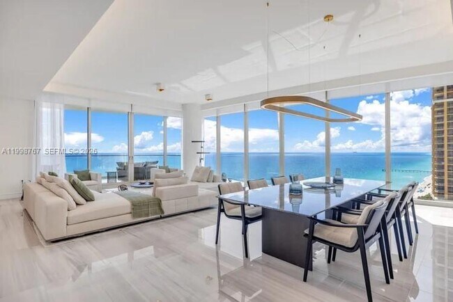 Building Photo - 17901 Collins Ave