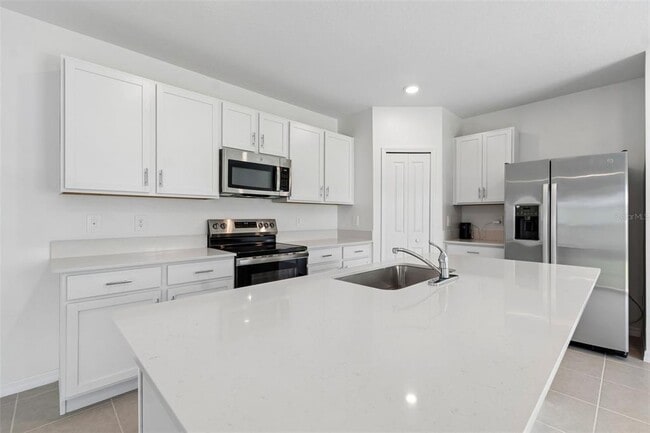 Building Photo - 7847 ABAGAIL Dr