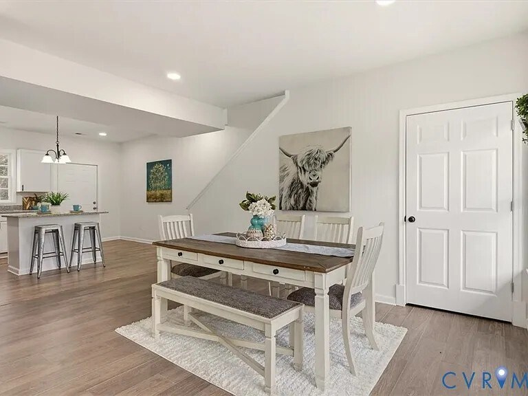 Building Photo - 724 Wilson St