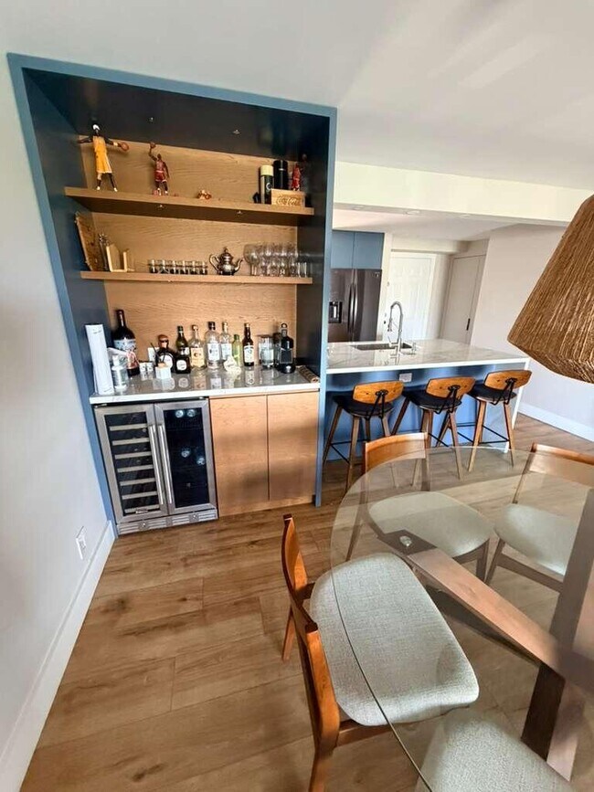 Building Photo - 301 SE 3rd St