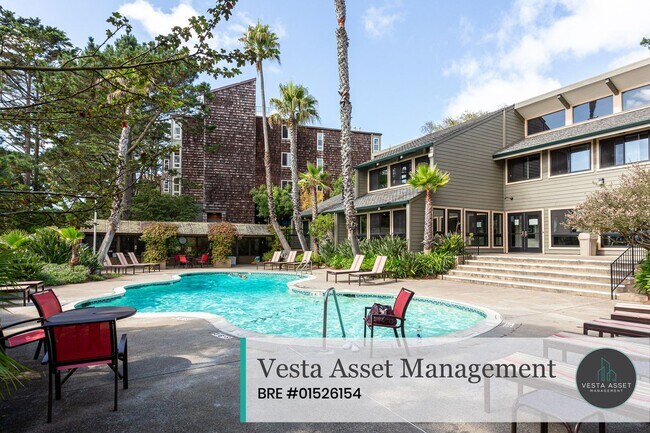 Building Photo - Serene Waterfall View & Resort-Style Ameni...