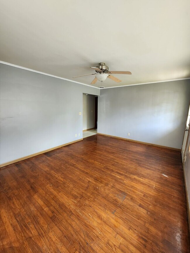 Building Photo - 1718 12th St