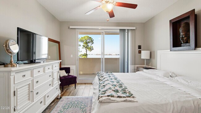 Building Photo - 2400 Grandiflora Blvd