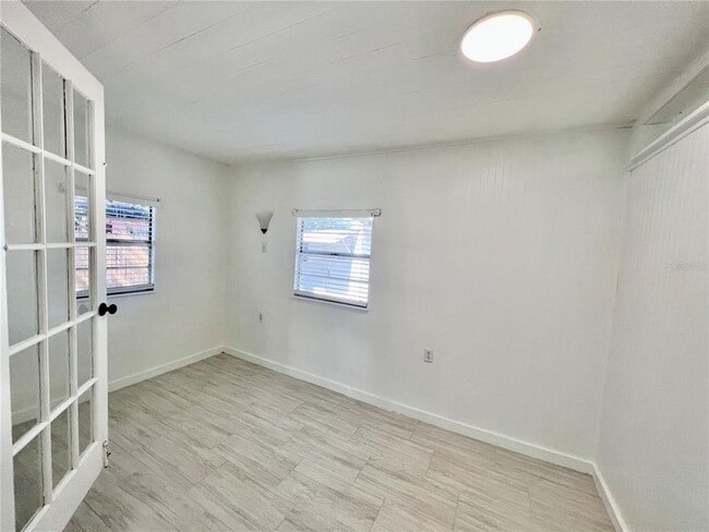 Building Photo - 3501 Dartmouth Ave N