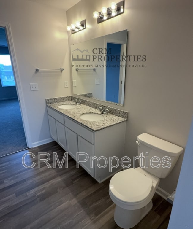 Building Photo - 211 Barr Ct