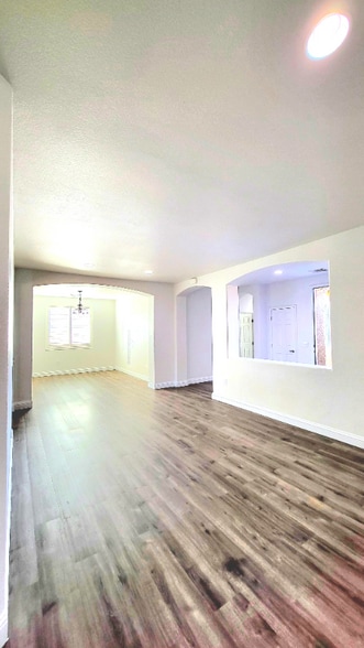 Building Photo - 3879 N Mayfield Ranch Rd