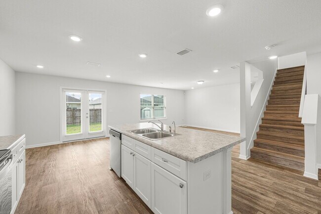 Building Photo - 5832 Viking Wy