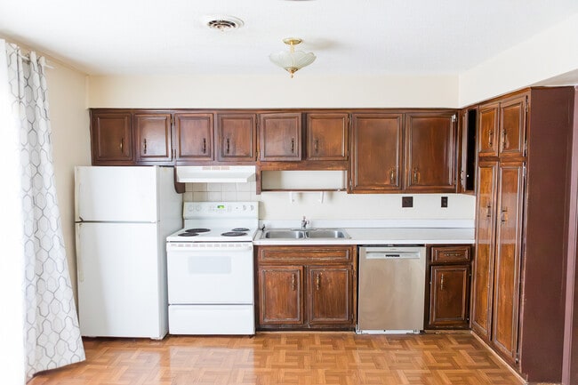 Building Photo - 1805 King College Rd