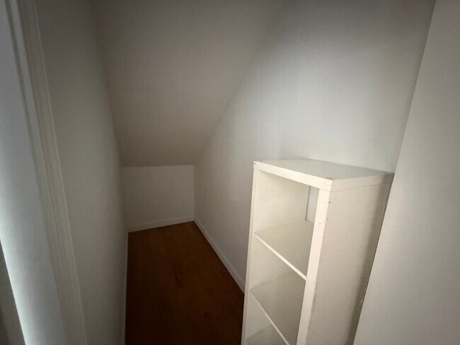 Building Photo - 1347 N Sedgwick St