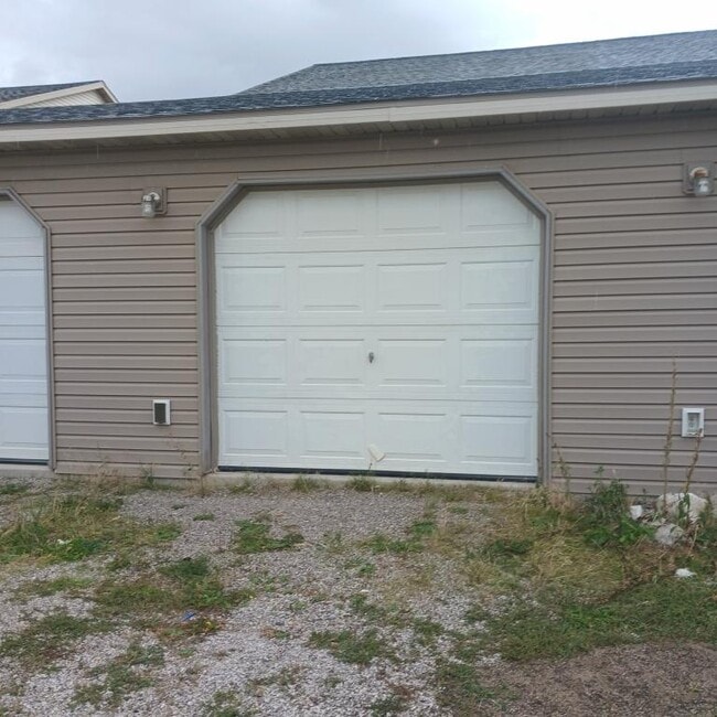 Building Photo - 114 E Dudley St