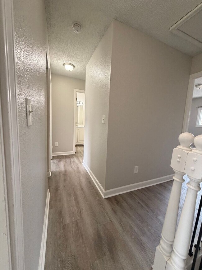 Building Photo - 219 N Race St