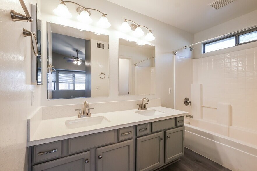 Building Photo - 25703 W St Charles Ct