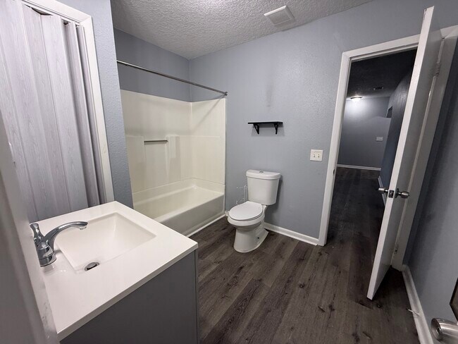 Building Photo - 2739 King Cole Dr