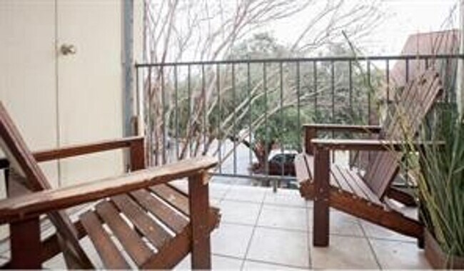 Building Photo - 1840 Burton Dr