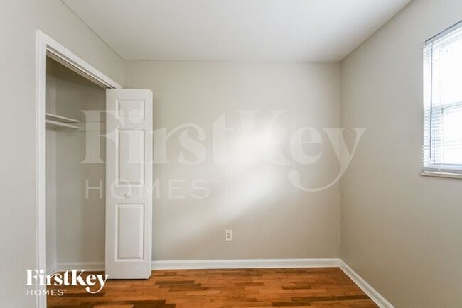 Building Photo - 1240 N Ridgeview Dr