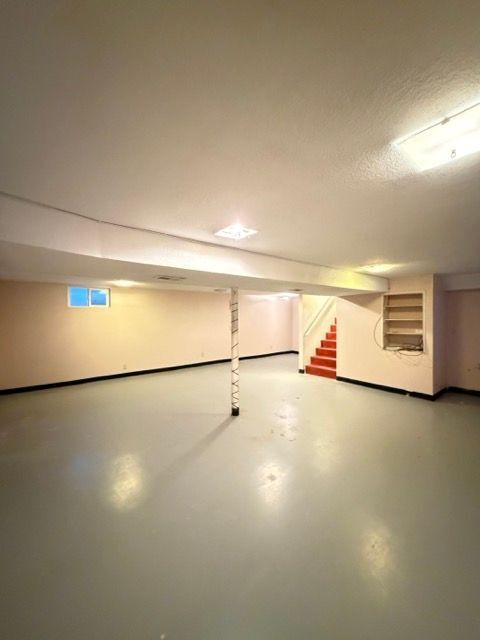 Building Photo - 523 N 82 St