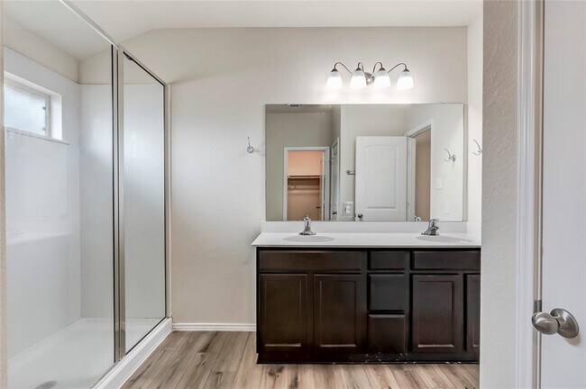 Building Photo - 227 Reagor Dr