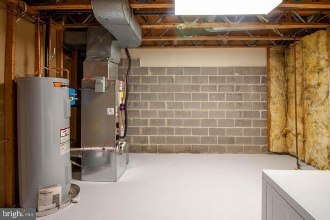 Building Photo - 9709 Lakepointe Dr