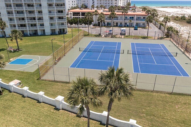 Building Photo - 909 Santa Rosa Blvd