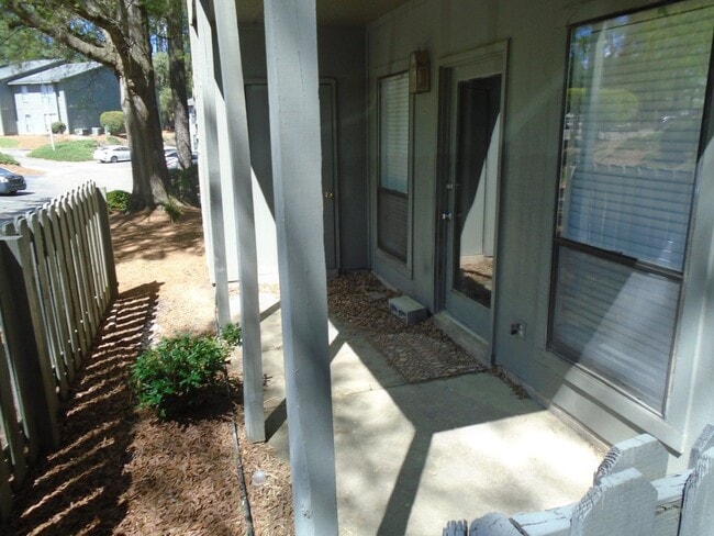 Building Photo - Briarcliff Condos