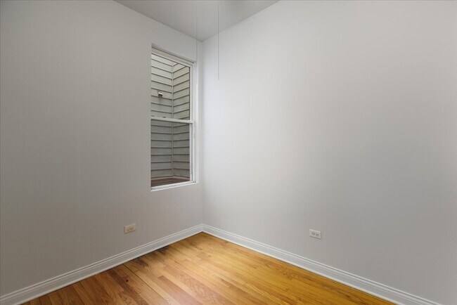 Building Photo - 2341 W Montana St