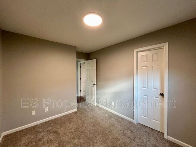Building Photo - 6021 Morning Dove Dr