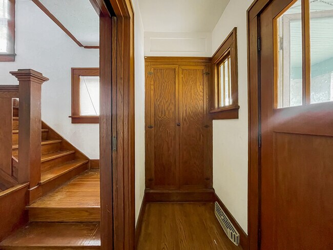 Building Photo - 1255 S 25th St