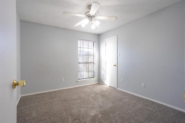 Building Photo - 362 S Stewart Ave