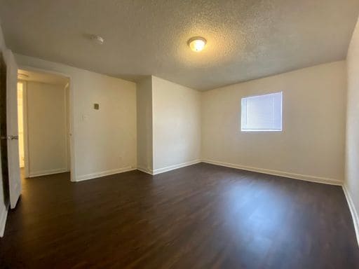 Building Photo - 2 Bedroom 1 Bath Near Firestone Available NOW!