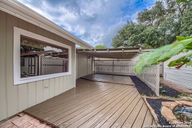 Building Photo - Newly Renovated NE San Antonio 3 bedroom home in established neighborhood-You do not want to miss...