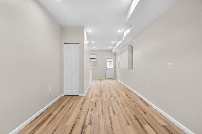 Building Photo - 2202 E Fayette St
