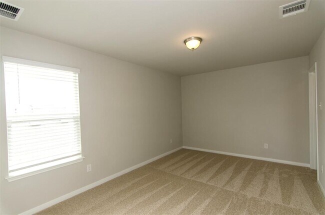 Building Photo - 392 Fall Aster Dr